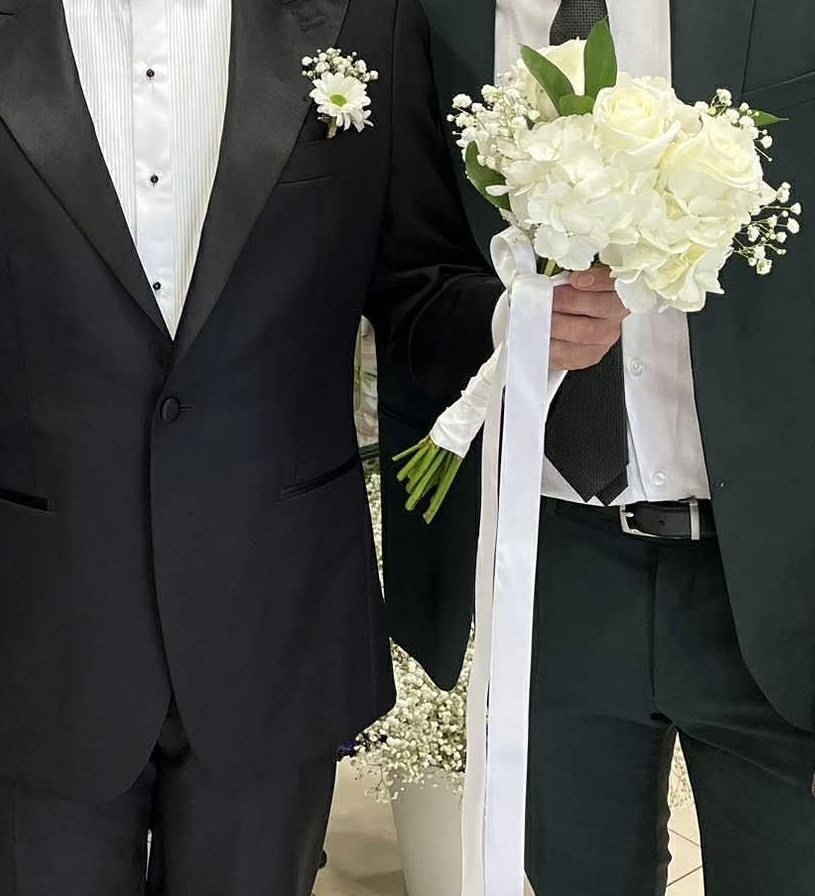 Bouquet de mariée blanc et boutonnière du marié